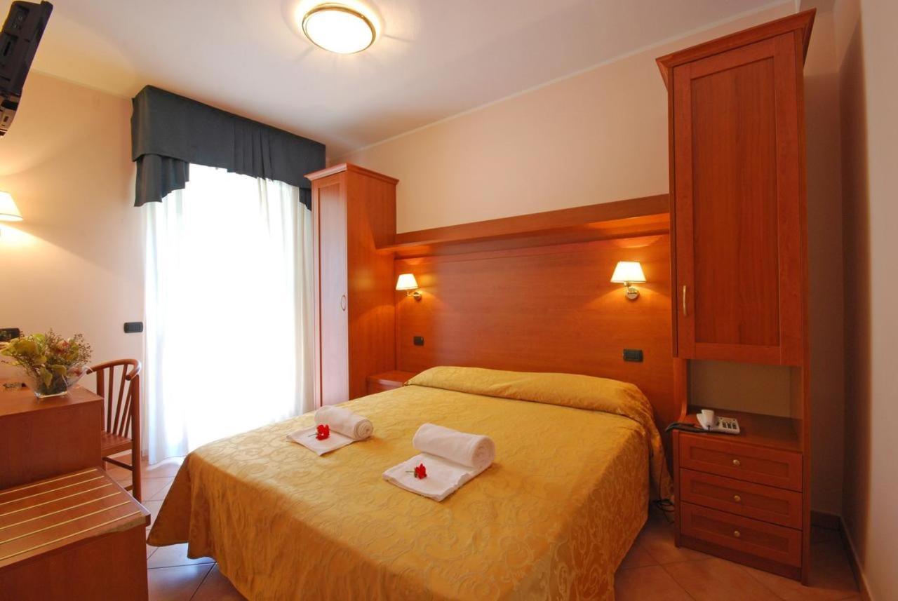 Hotel Jole Cesenatico Exterior photo