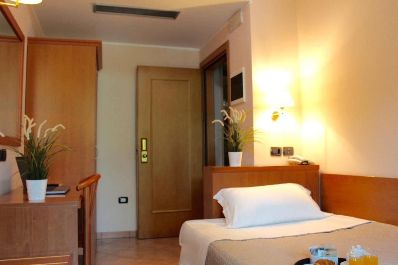 Hotel Jole Cesenatico Exterior photo