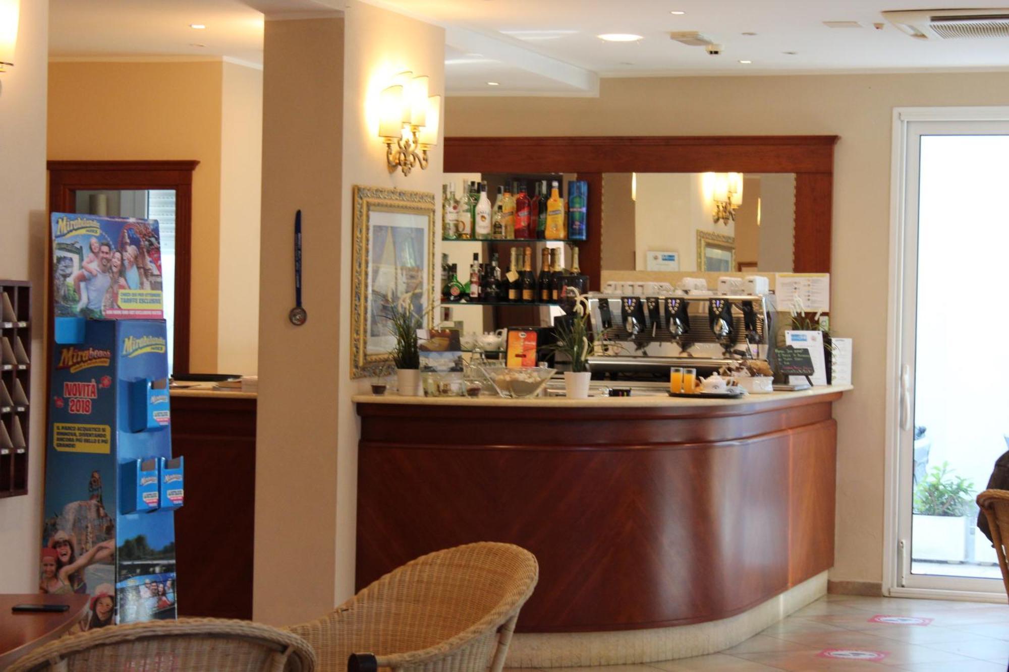 Hotel Jole Cesenatico Exterior photo