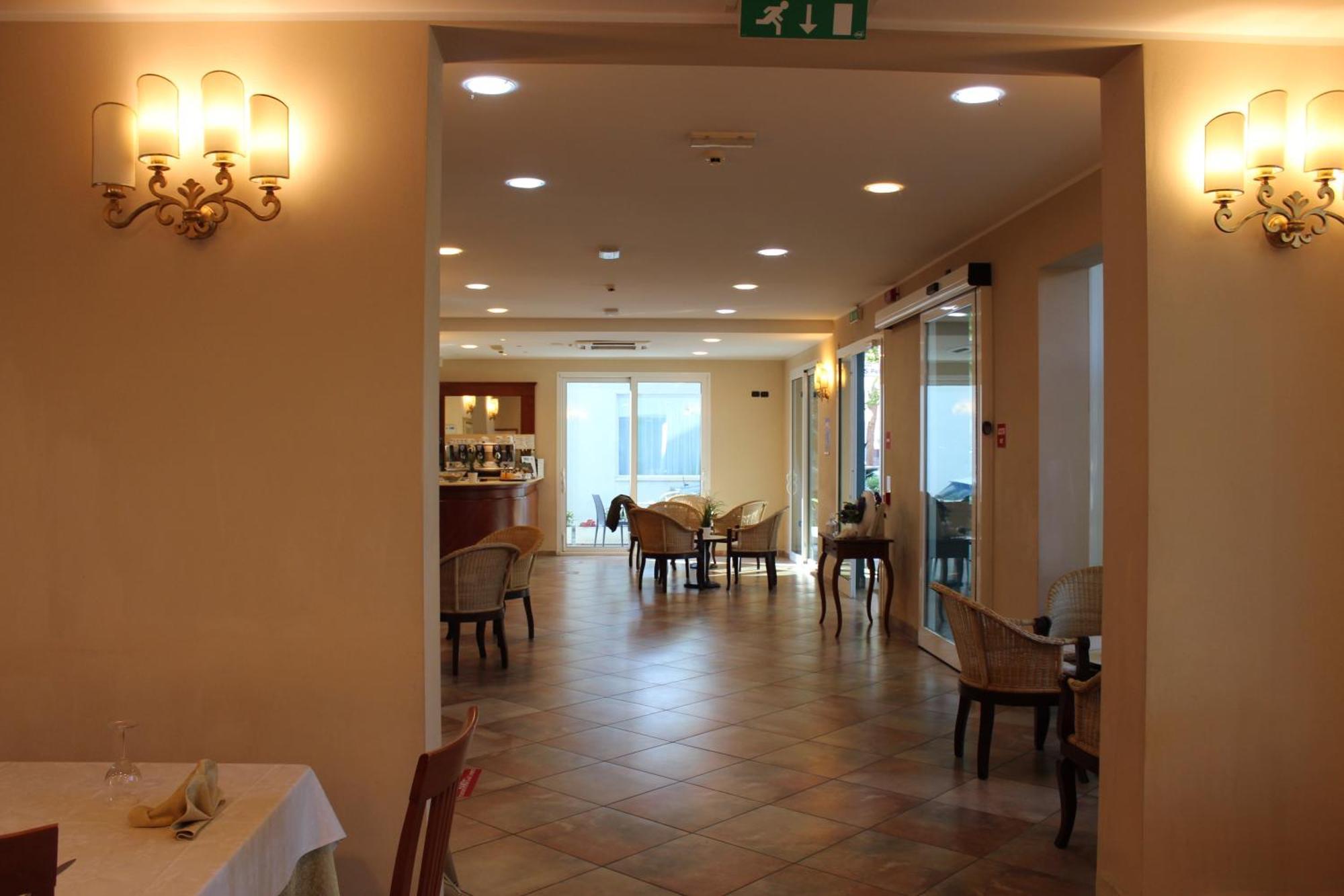 Hotel Jole Cesenatico Exterior photo